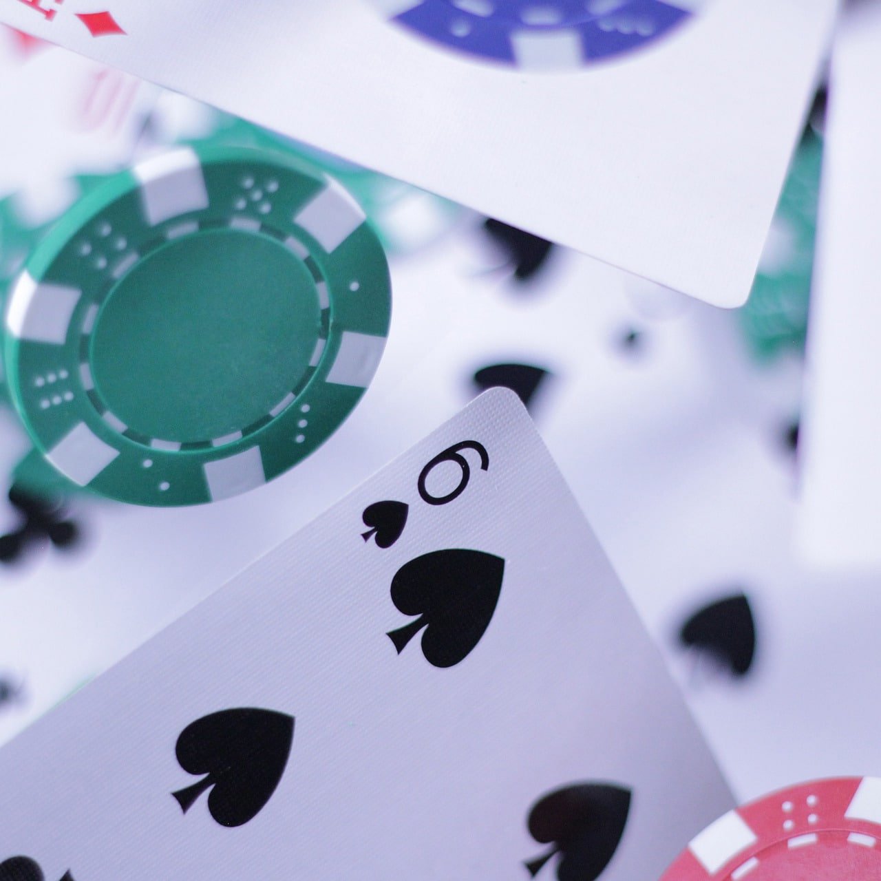 Tampilan dashboard live dealer kasino dengan meja blackjack dan roulette profesional